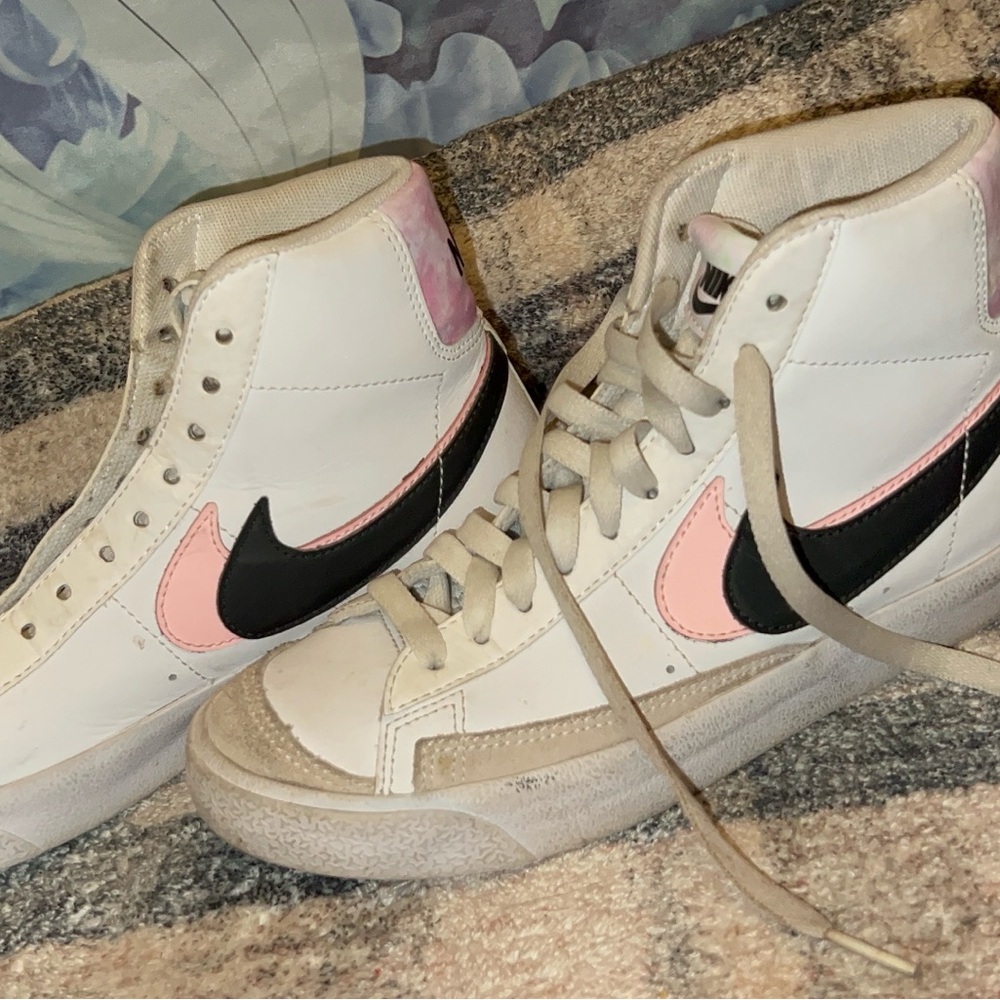 Nike Women's White and Pink High-Top Sneakers